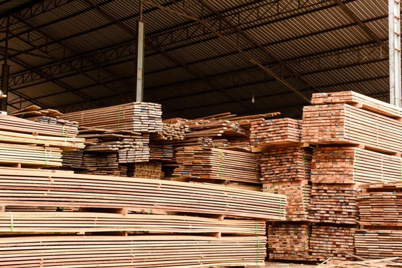 Comment s'organise la distribution du bois entre scierie et menuisier au Havre ?